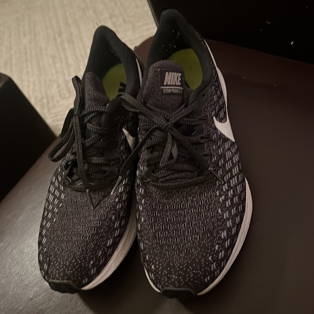 Nike Pegasus 35 Sneakers - Picture 2 of 6
